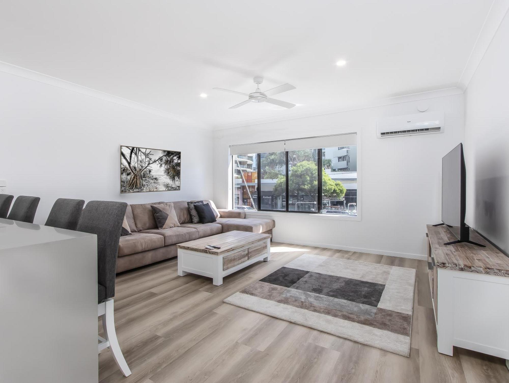 Apartment The Laneway By Burleigh Letting Company *