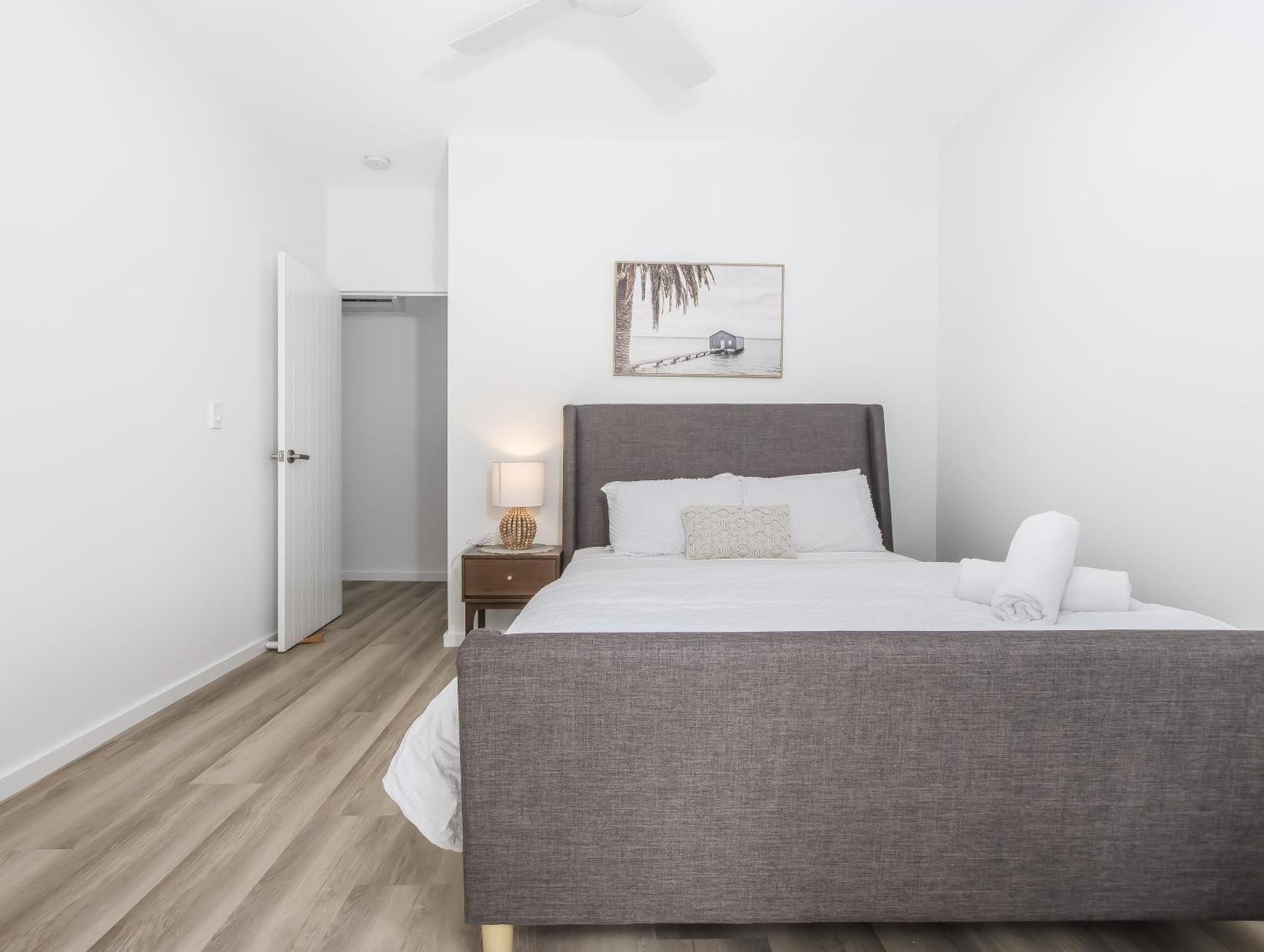 Apartment The Laneway By Burleigh Letting Company *