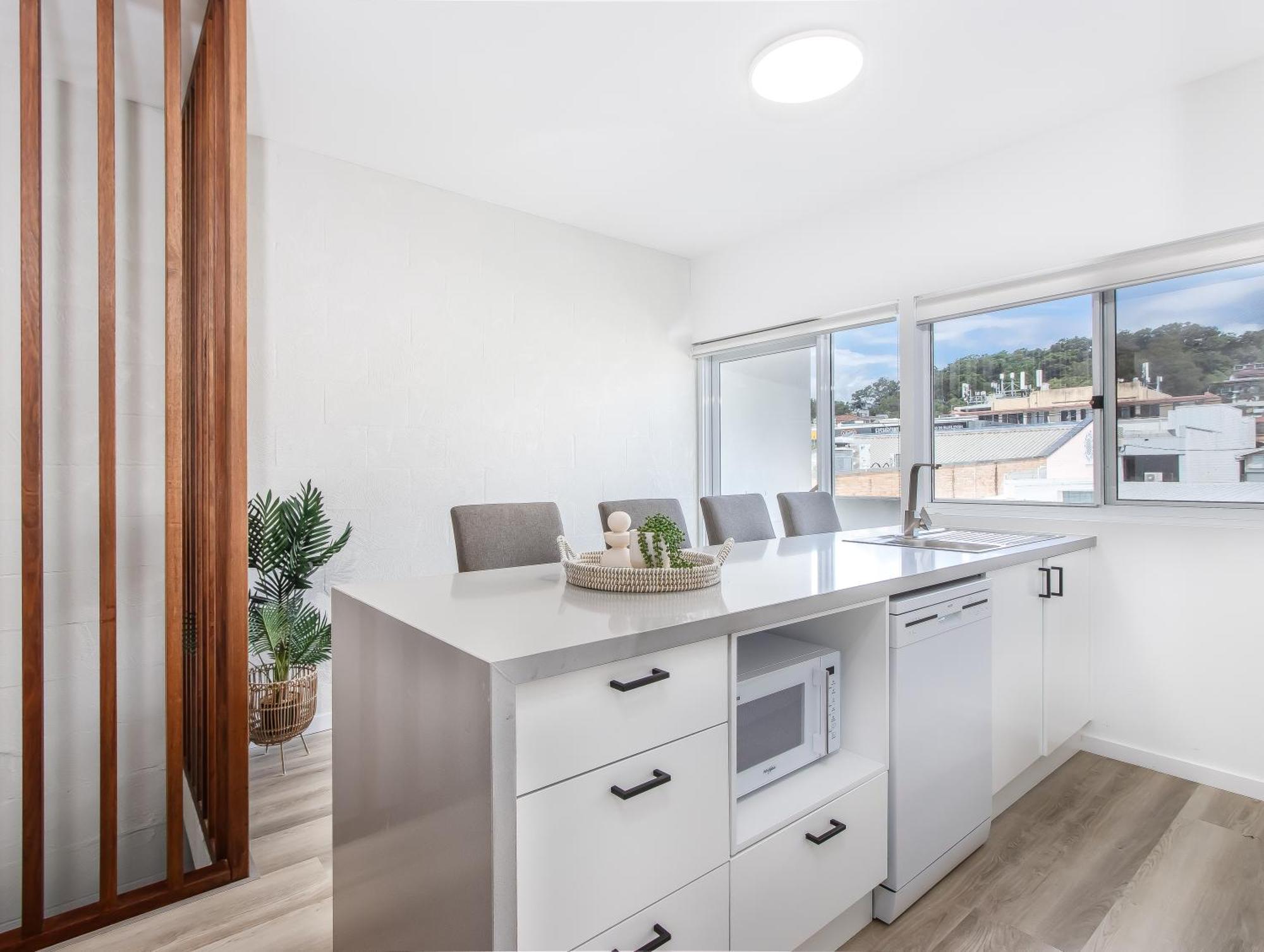 Apartment The Laneway By Burleigh Letting Company *
